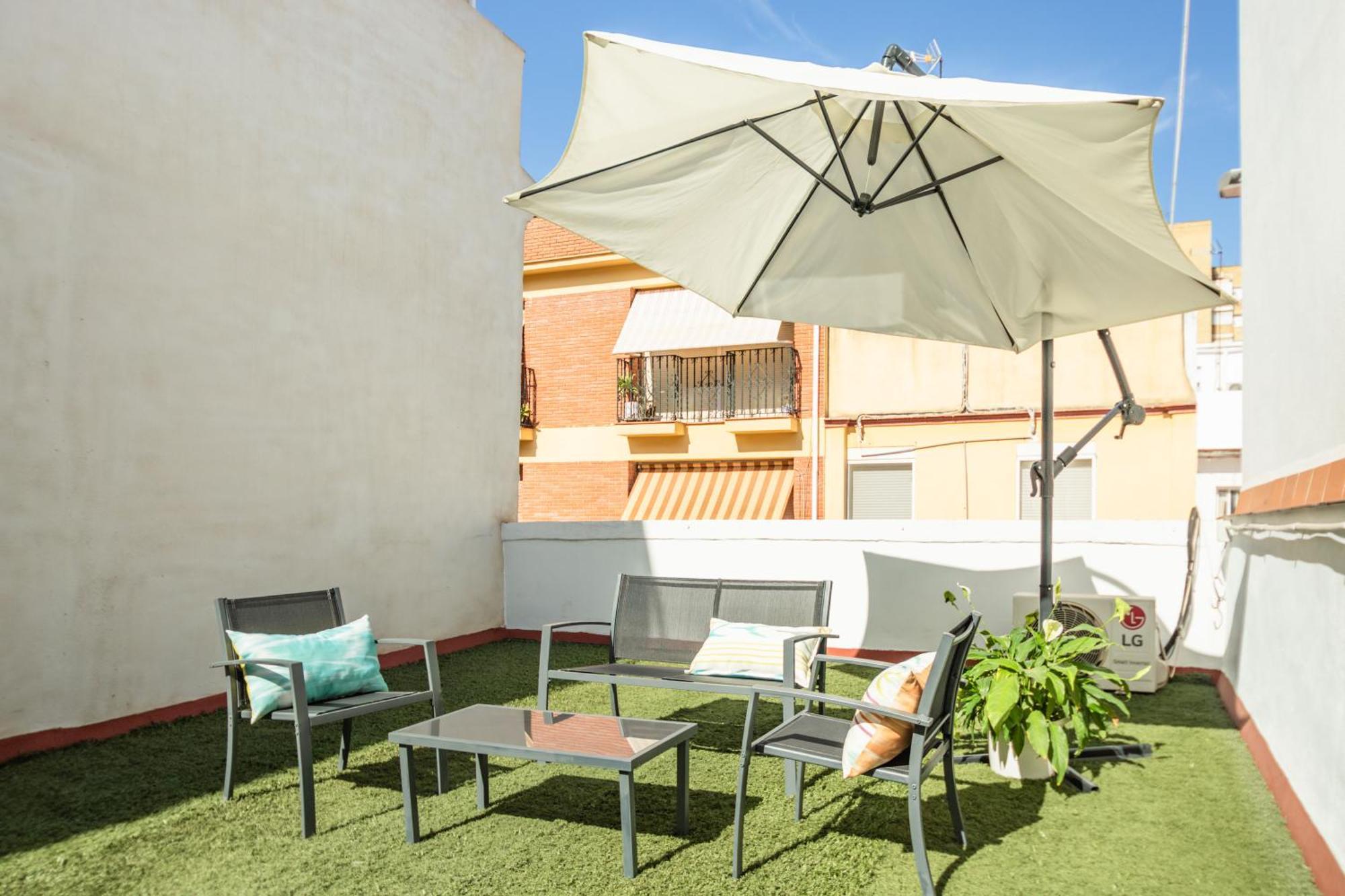 Encantadora Casa En Barrio De Triana *